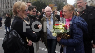 Samo mirno i dostojanstveno